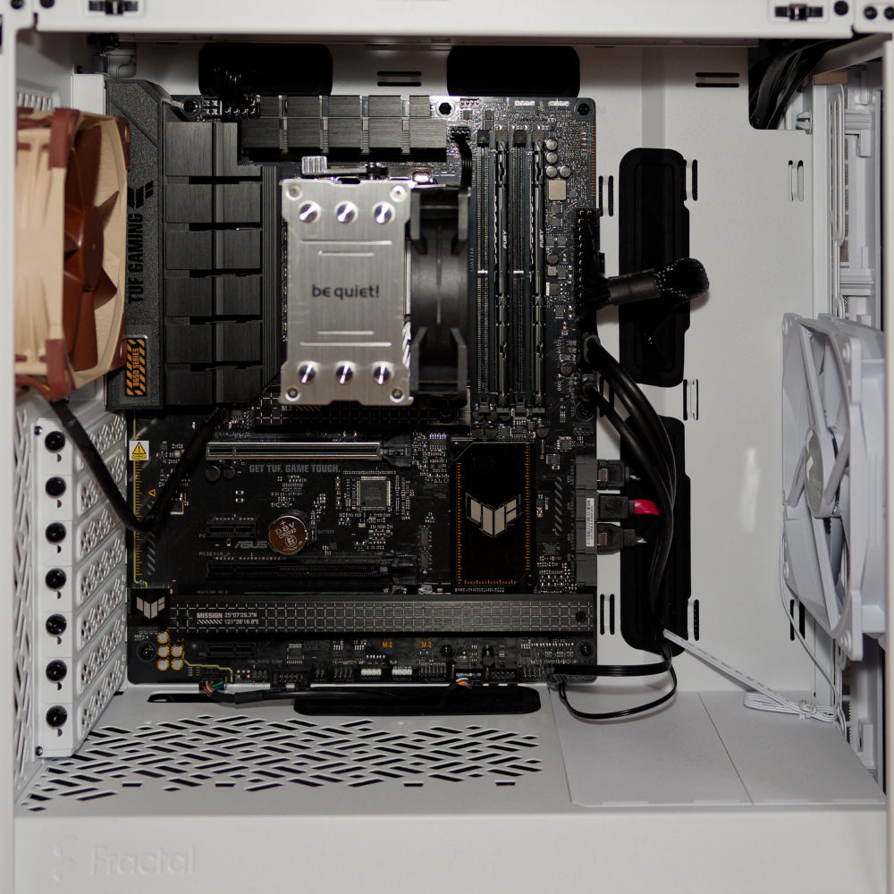 Mainboard 'ASUS TUF Gaming B650-PLUS WiFi' nach dem Ausbau